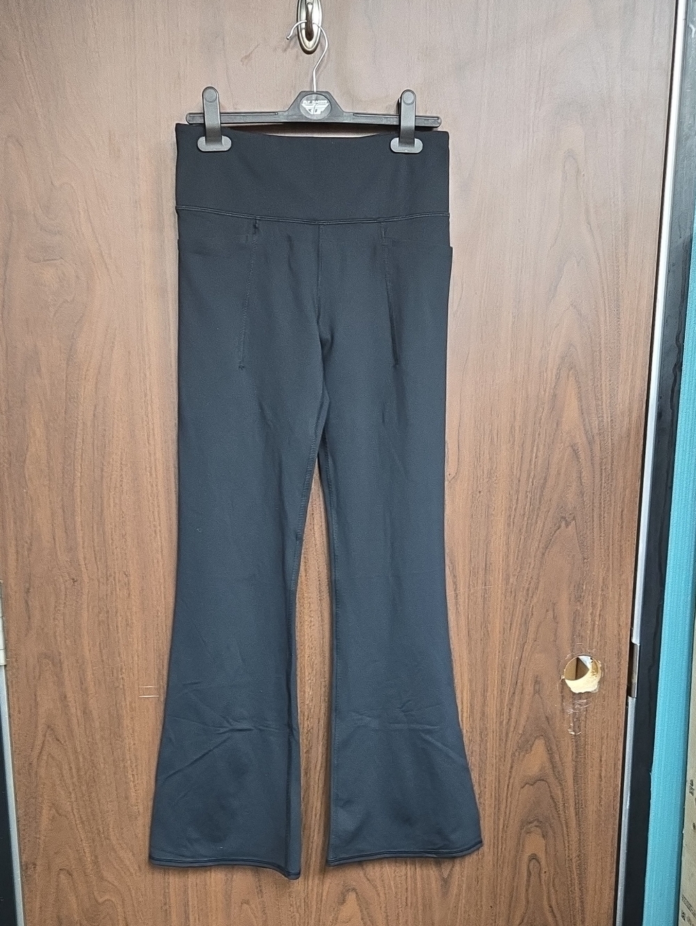 Gap Size S Black High Rise Flare Yoga Pant
